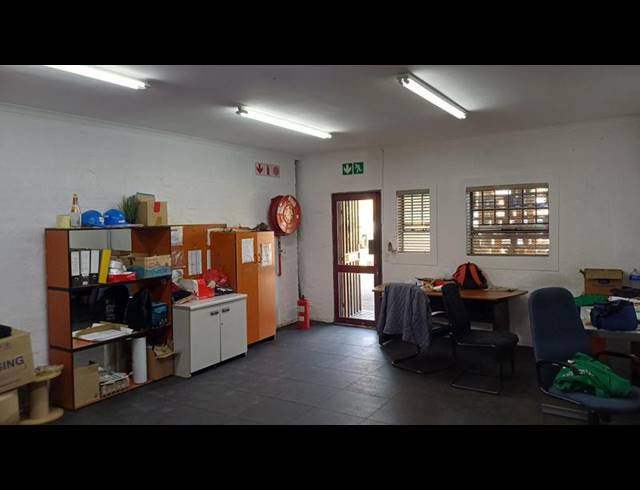 INDUSTRIAL PROPERTY TO RENT IN HENNOPSPARK